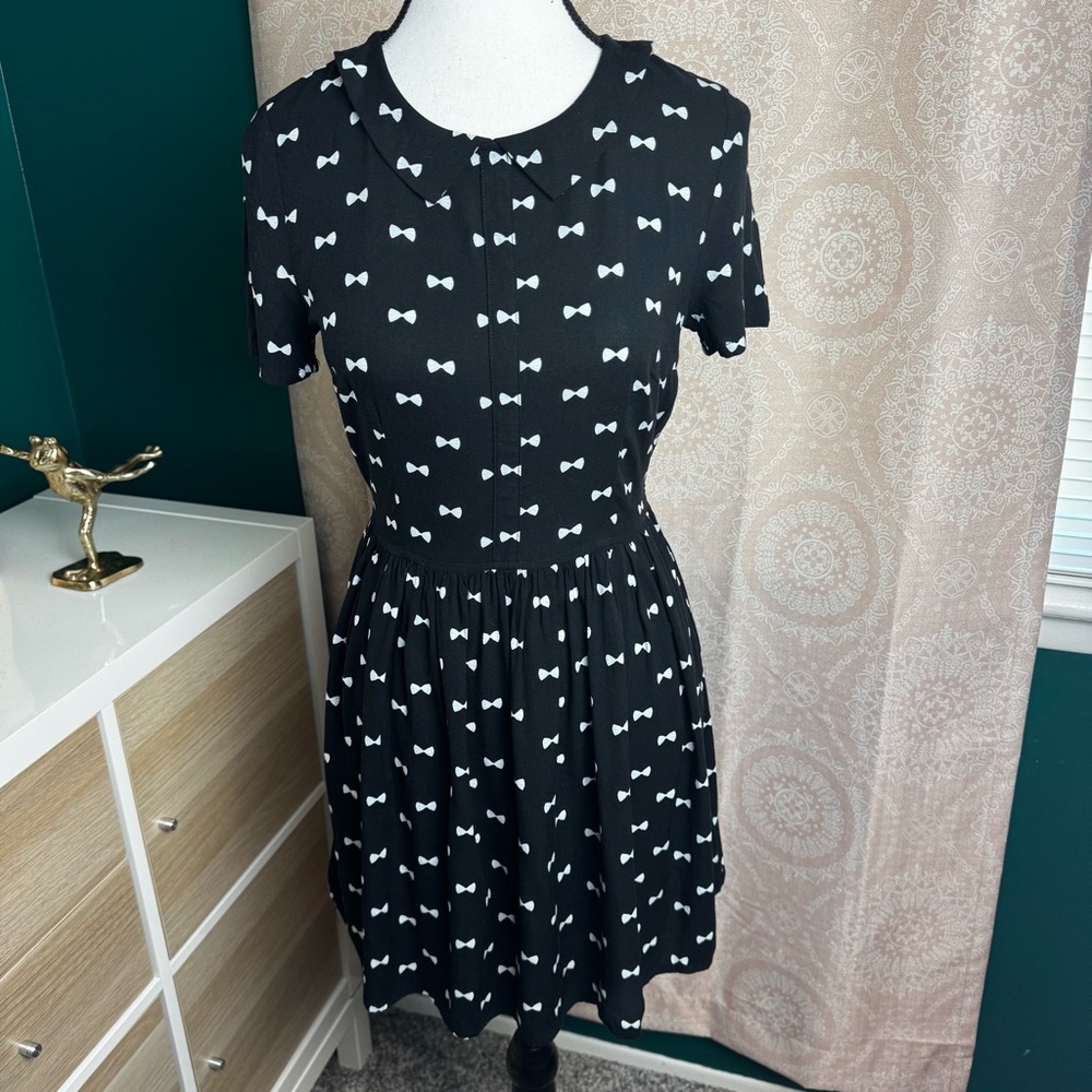 H&M Divided Black A-Line Dress Mini Bow Pattern Peter Pan Collar Twee Mod A-Line